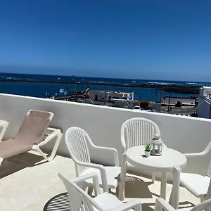 Hostel Mirador Del Muelle House, Órzola